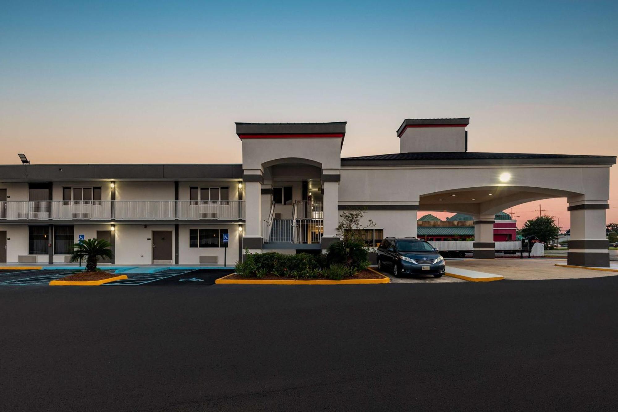 Super 8 By Wyndham Baton Rouge/I-10 Motel Inniswold Kültér fotó